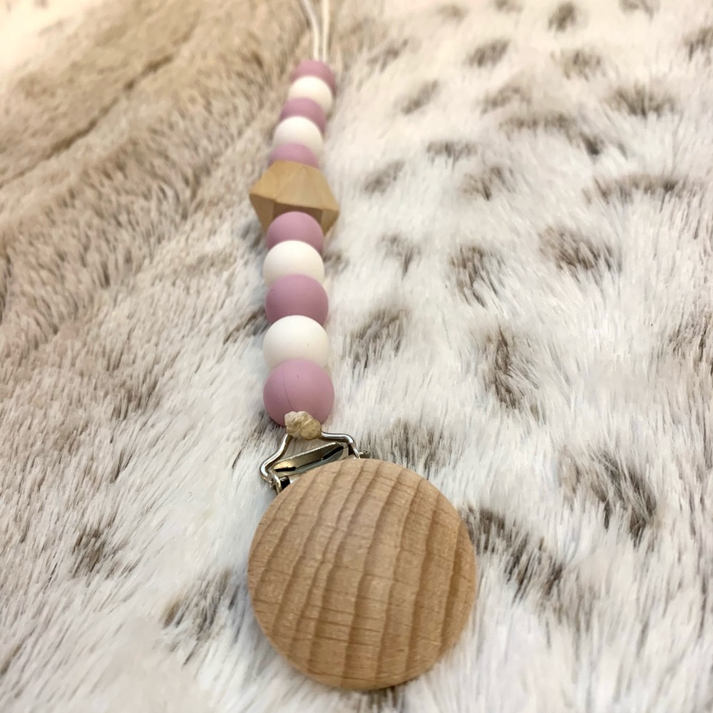 Silicone Beaded Paci Clip.
